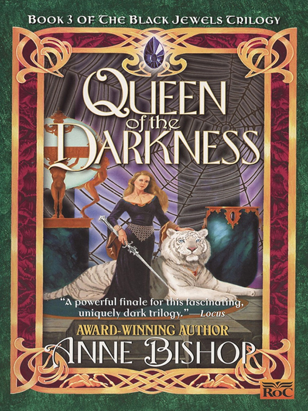 Queen of the Darkness: The Black Jewels Trilogy 3